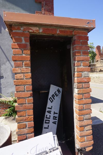 [Picture of Brick Phone Booth]